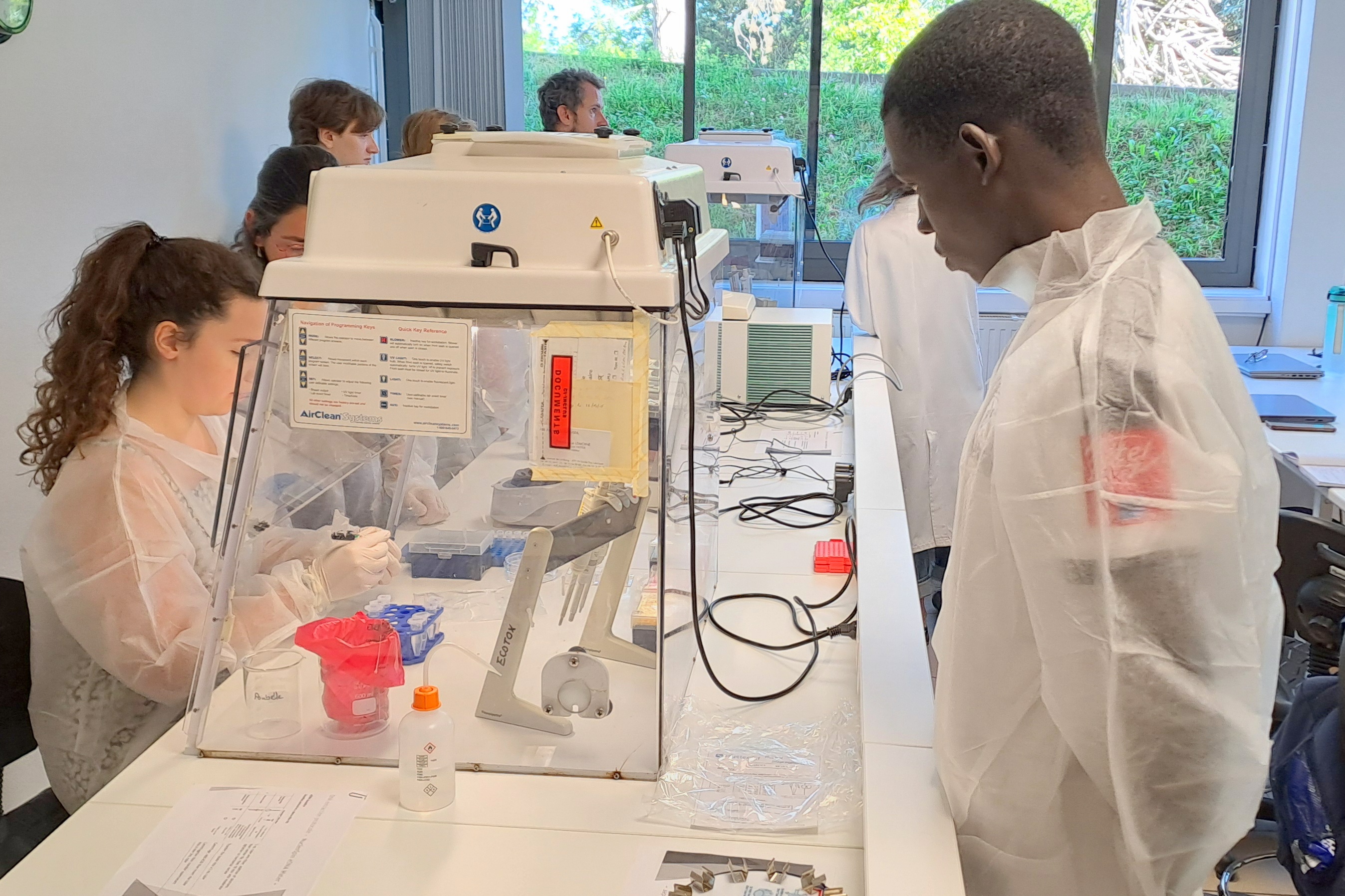 Manipulation en laboratoire-Crédits photos: A. TESSIER